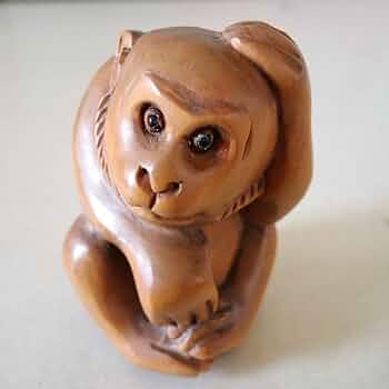 柘植　猿根付け　在名　名品　柘植材猿の彫刻 手のひらサイズ　美品　値下げ！ 楽天市場】〜木彫り 三猿〜一刀彫 / 素材：柘植 : 津山銘木有馬店